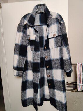 ON BLUE Women's Long Plaid Flannel Jacket/Shacket in Blue & White